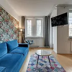 Elegant Victus In Close To The By Renters Sopot