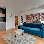 Elegant Victus In Close To The By Renters Appartement *