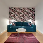 Appartement Elegant Victus In Close To The By Renters