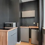 Elegant Victus In Close To The By Renters Apartment *
