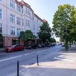 Appartement Elegant Victus In Close To The By Renters *