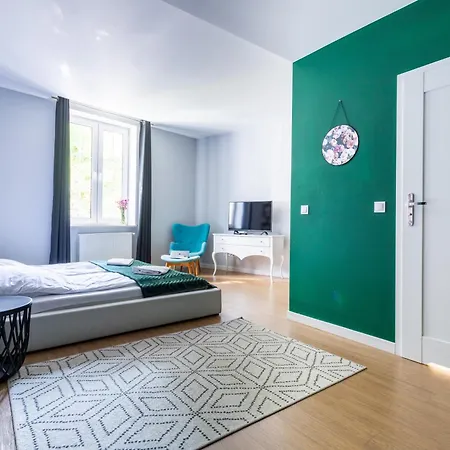 Elegant Victus In Close To The By Renters Apartment Zoppot