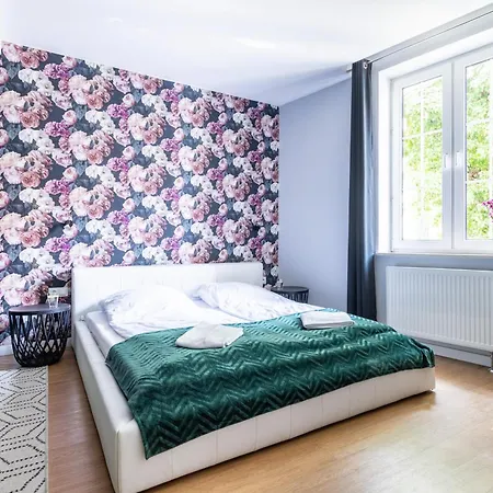 Elegant Victus In Close To The By Renters