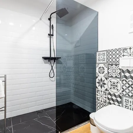 Elegant Victus In Close To The By Renters Zoppot