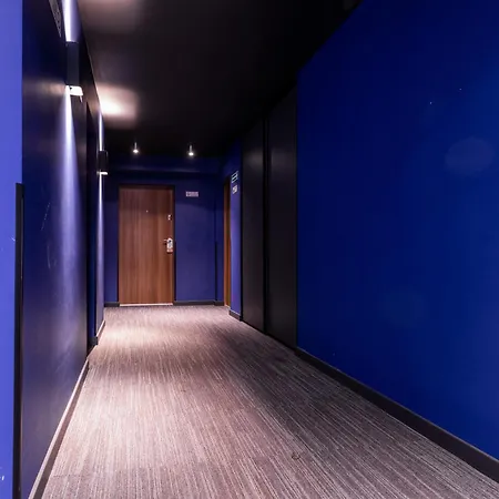 Elegant Victus In Close To The By Renters *