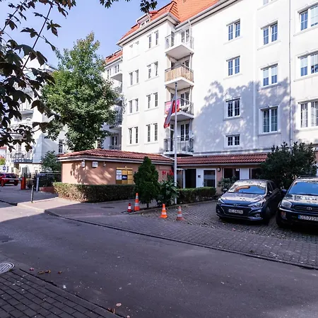Elegant Victus In Close To The By Renters *