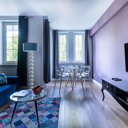 Elegant Victus In Close To The By Renters Apartamento Sopot