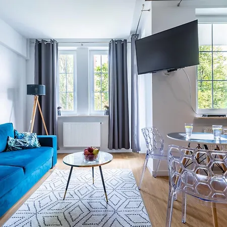Elegant Victus In Close To The By Renters Sopot
